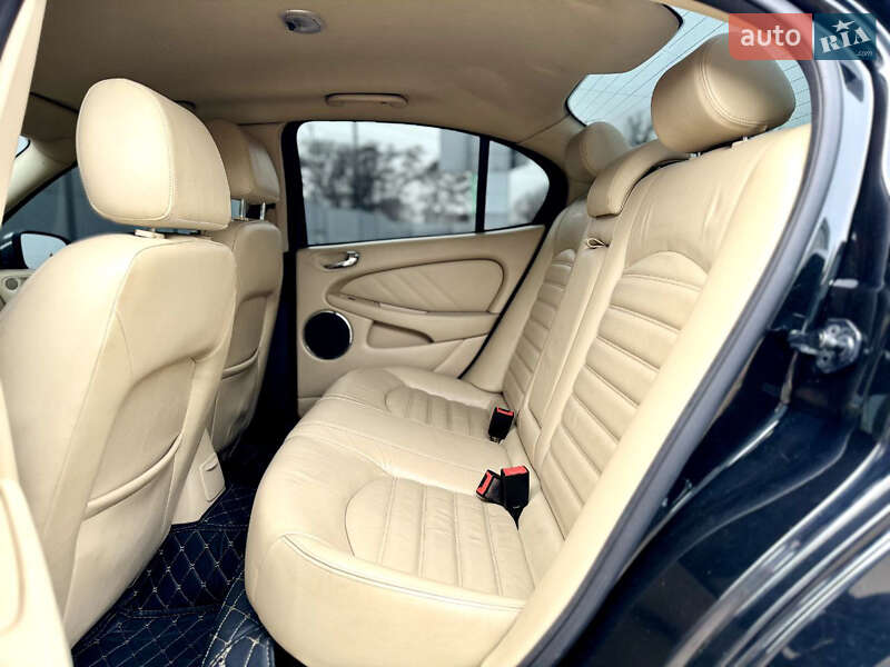 Седан Jaguar X-Type 2008 в Глевахе