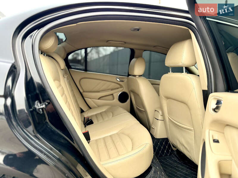 Седан Jaguar X-Type 2008 в Глевахе