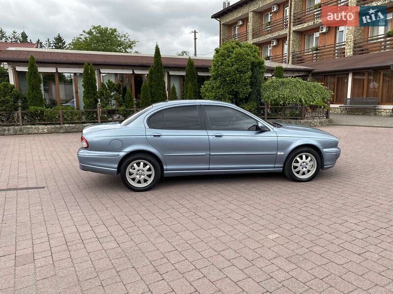 Седан Jaguar X-Type 2004 в Львове