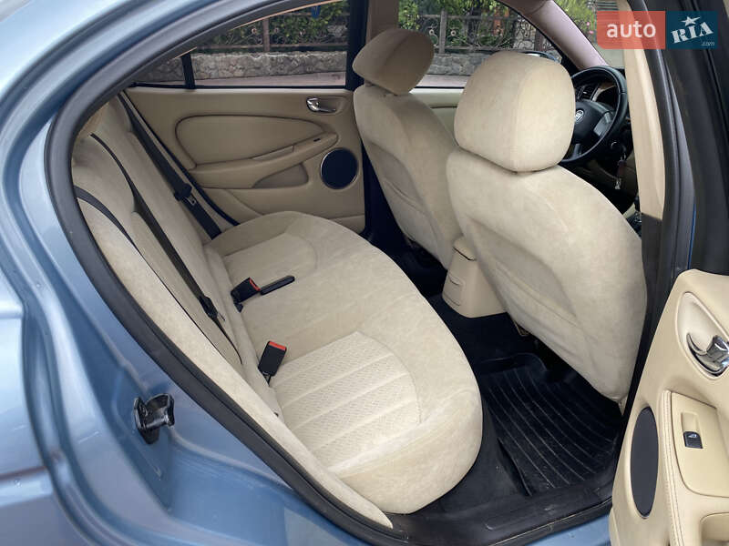 Седан Jaguar X-Type 2004 в Львове