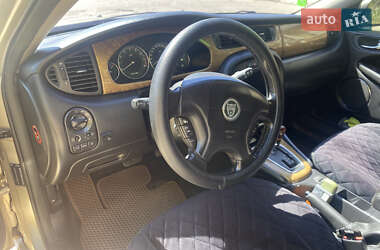 Седан Jaguar X-Type 2001 в 