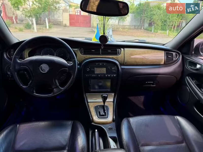 Седан Jaguar X-Type 2001 в Одесі