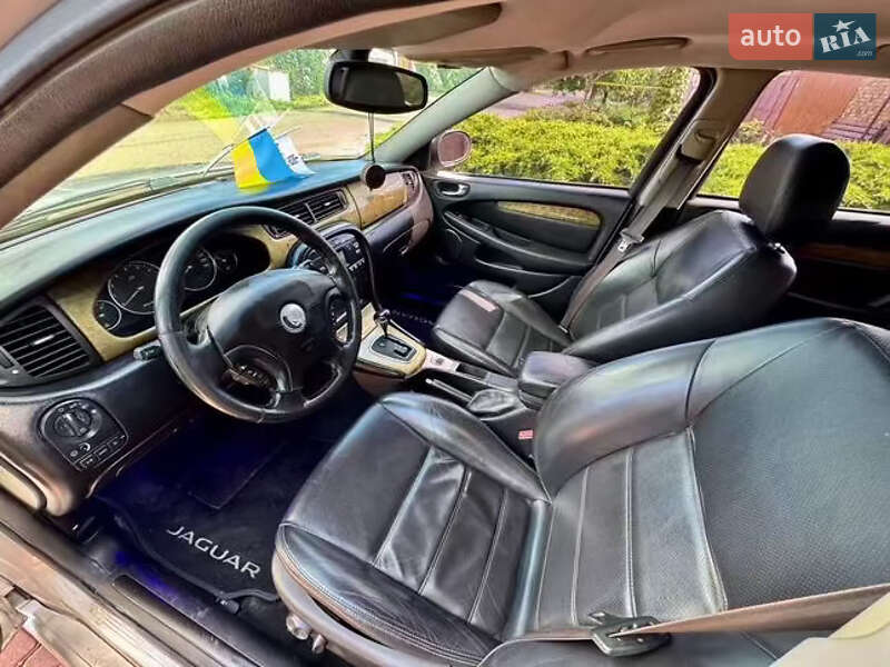 Седан Jaguar X-Type 2001 в Одесі