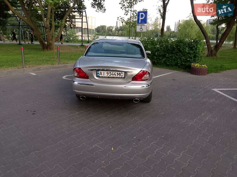Седан Jaguar X-Type 2001 в Киеве