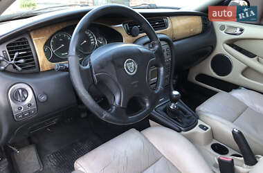 Седан Jaguar X-Type 2001 в 