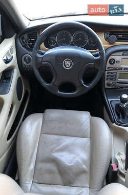 Седан Jaguar X-Type 2001 в 