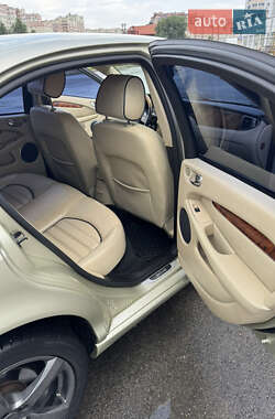 Седан Jaguar X-Type 2009 в 