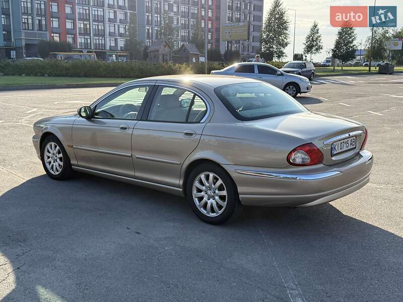 Седан Jaguar X-Type 2002 в Киеве