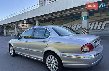 Седан Jaguar X-Type 2001 в 