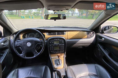 Седан Jaguar X-Type 2001 в 