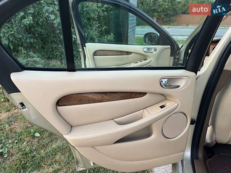 Седан Jaguar X-Type 2007 в Радехове