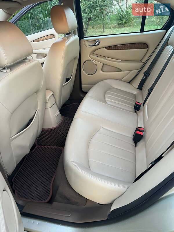 Седан Jaguar X-Type 2007 в Радехове