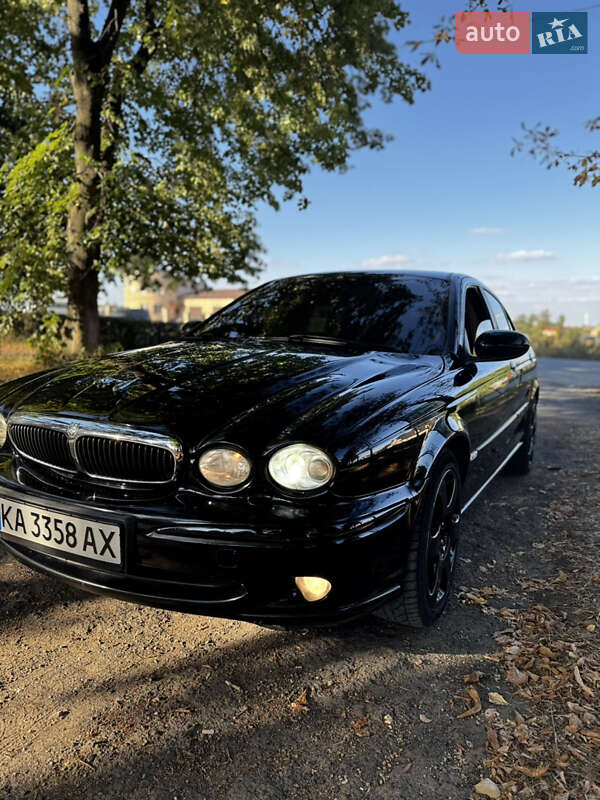 Седан Jaguar X-Type 2006 в Бучаче