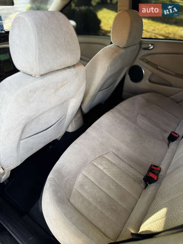 Седан Jaguar X-Type 2006 в Бучачі