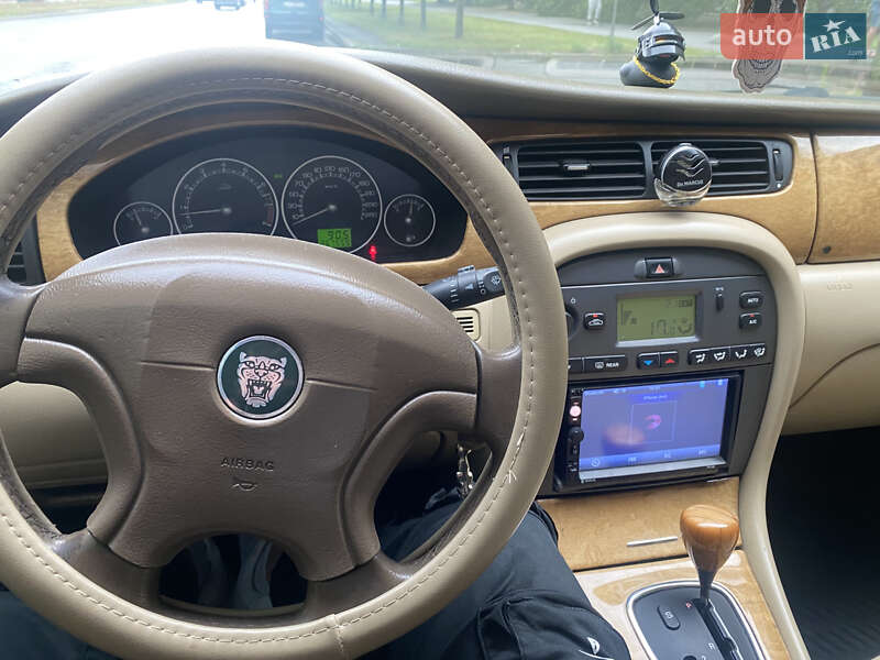 Седан Jaguar X-Type 2003 в Киеве