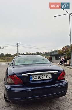 Седан Jaguar X-Type 2004 в 