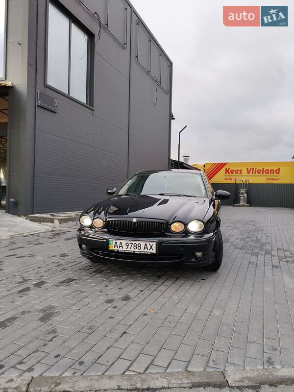 Седан Jaguar X-Type 2005 в Макарові