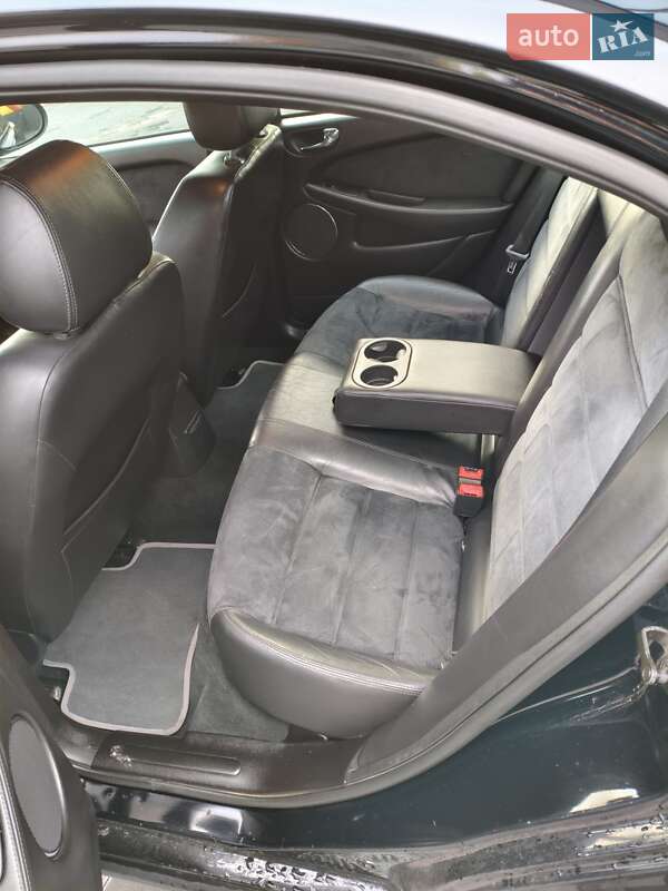 Седан Jaguar X-Type 2005 в Макарові