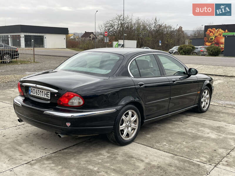 Седан Jaguar X-Type 2001 в Солотвине