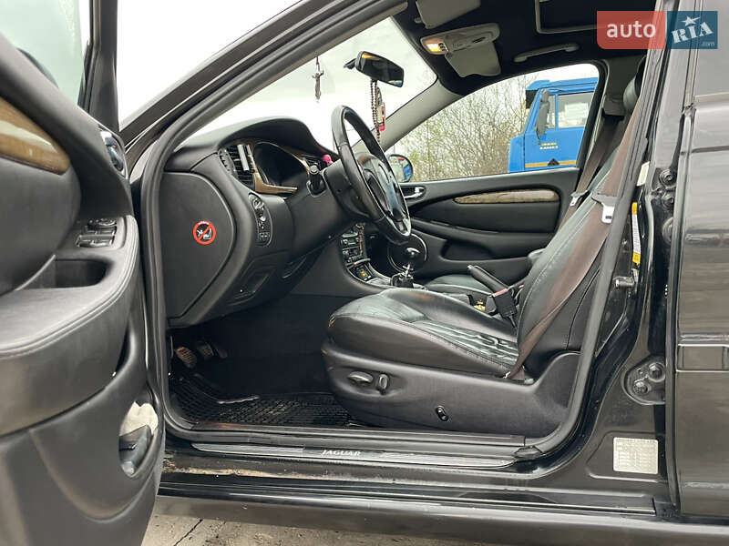 Седан Jaguar X-Type 2001 в Солотвине