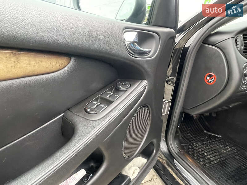 Седан Jaguar X-Type 2001 в Солотвине