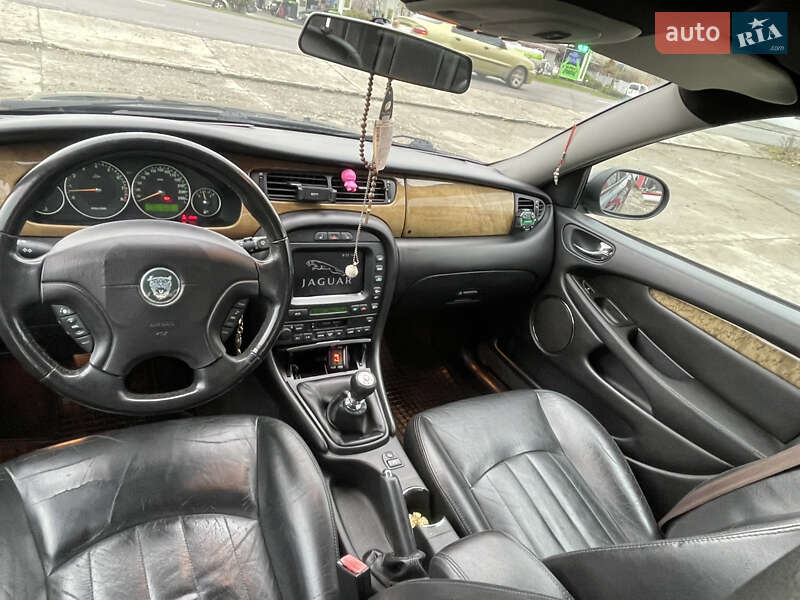 Седан Jaguar X-Type 2001 в Солотвине