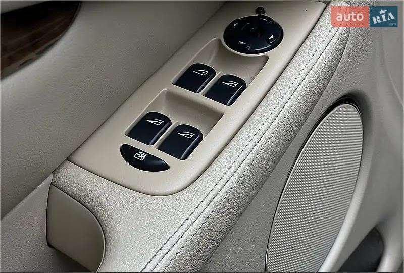 Седан Jaguar X-Type 2006 в Смеле