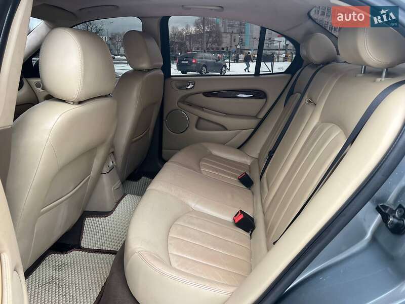 Седан Jaguar X-Type 2005 в Киеве