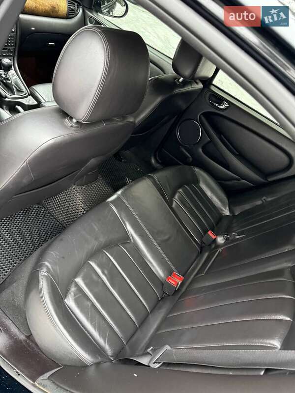 Седан Jaguar X-Type 2004 в Дрогобыче