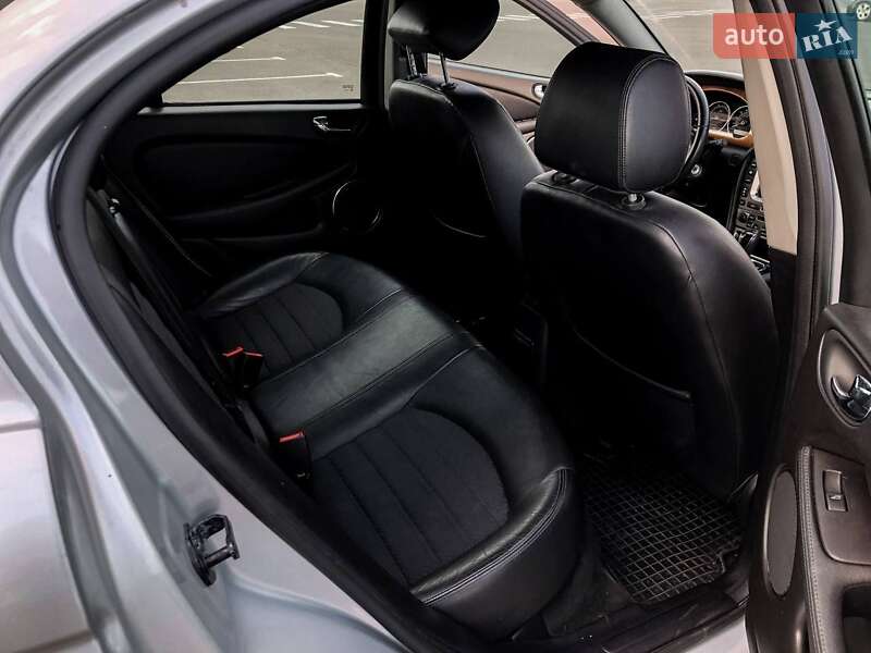 Седан Jaguar X-Type 2008 в Луцке