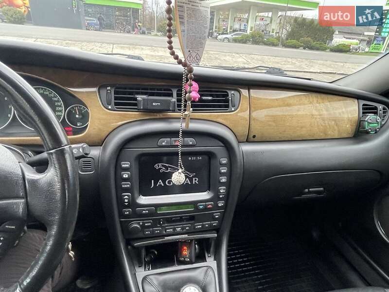 Седан Jaguar X-Type 2001 в Тячеве