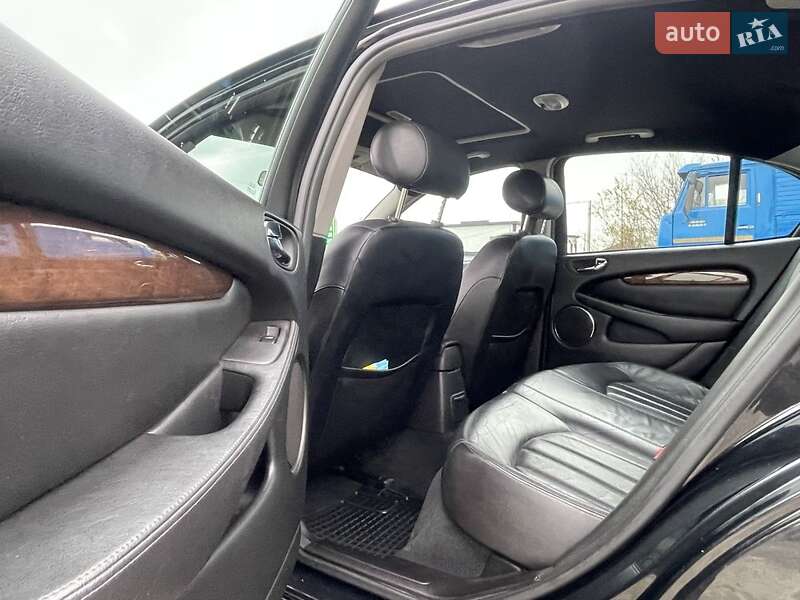 Седан Jaguar X-Type 2001 в Тячеве