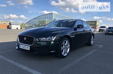 Седан Jaguar XE 2016 в Києві