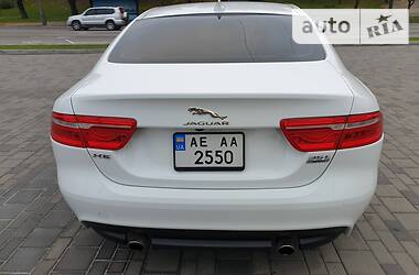 Седан Jaguar XE 2017 в Львове