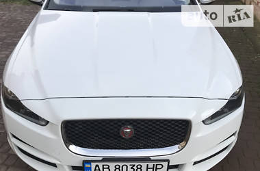 Седан Jaguar XE 2016 в Виннице