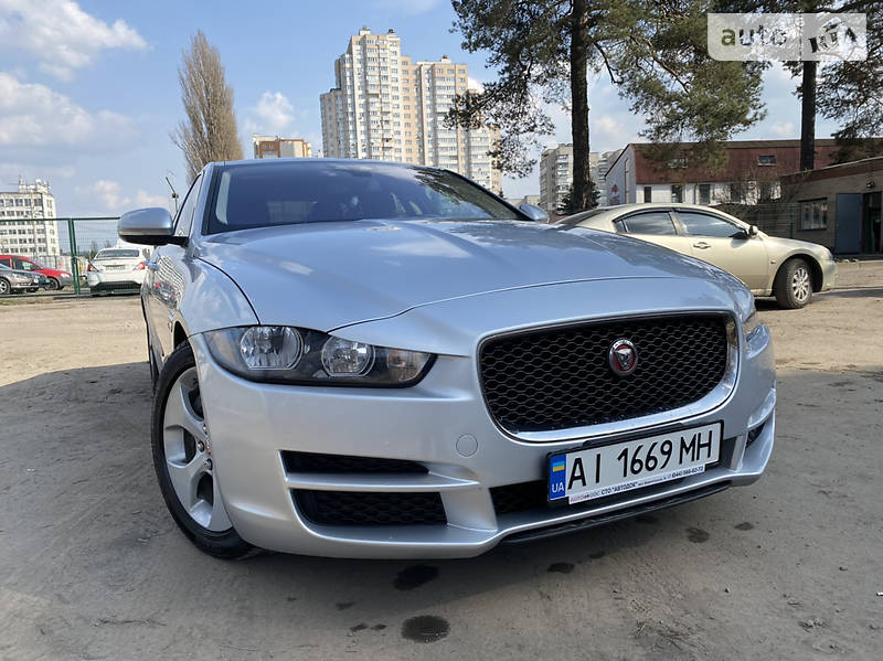 Седан Jaguar XE 2016 в Киеве