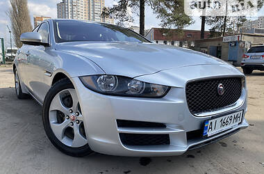 Седан Jaguar XE 2016 в Киеве