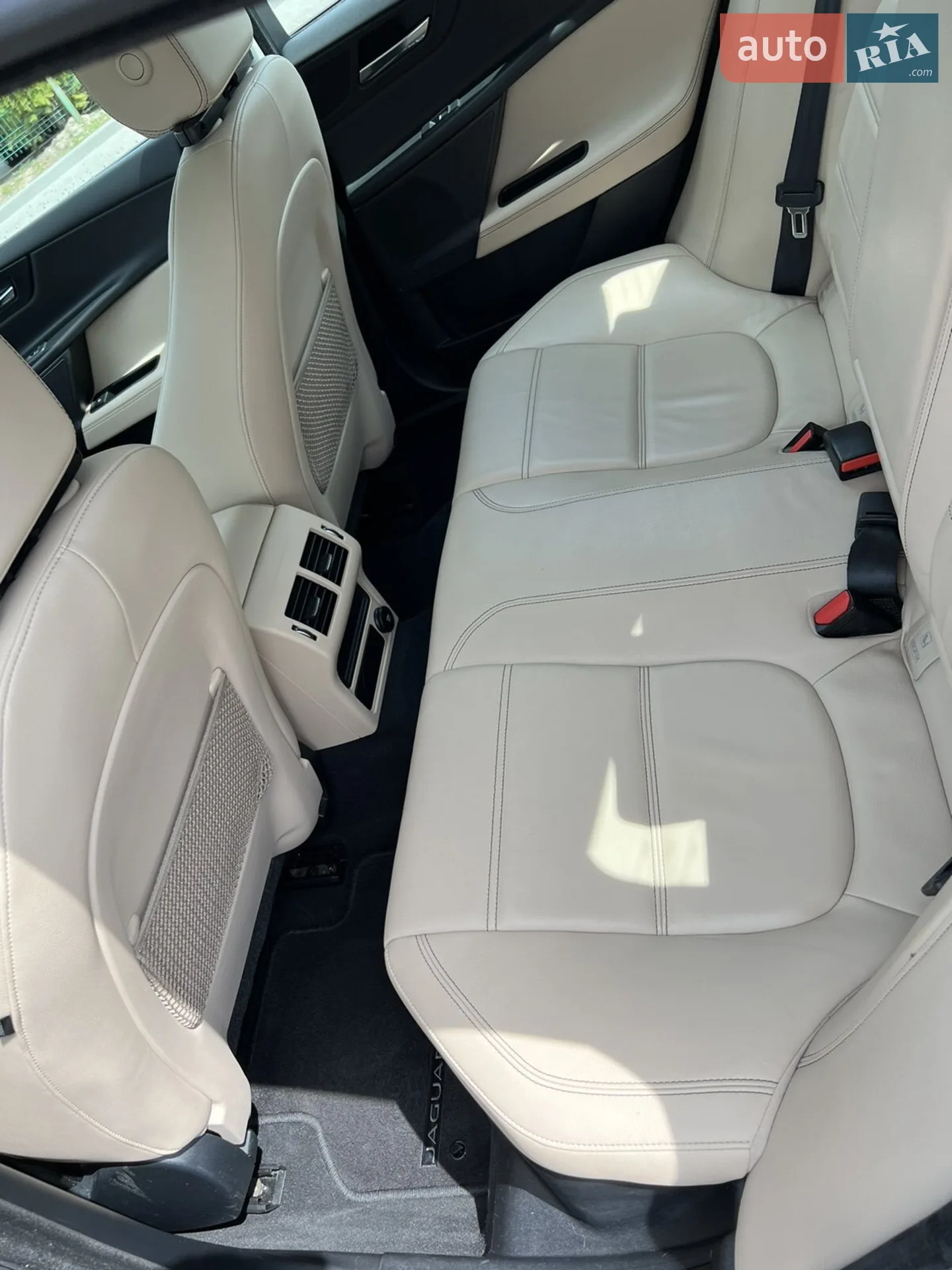 2018 Jaguar XE - мініатюра 11