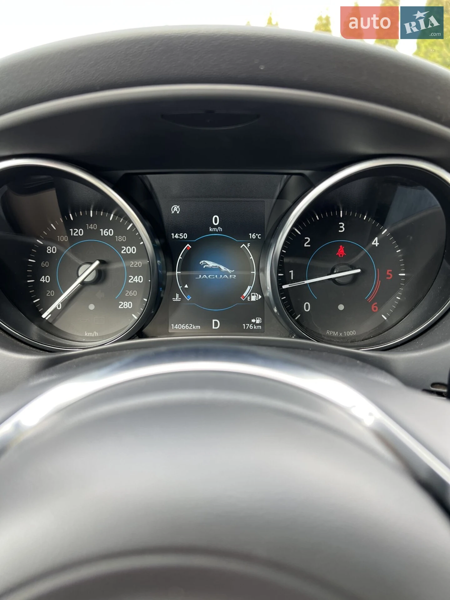 2018 Jaguar XE - мініатюра 20