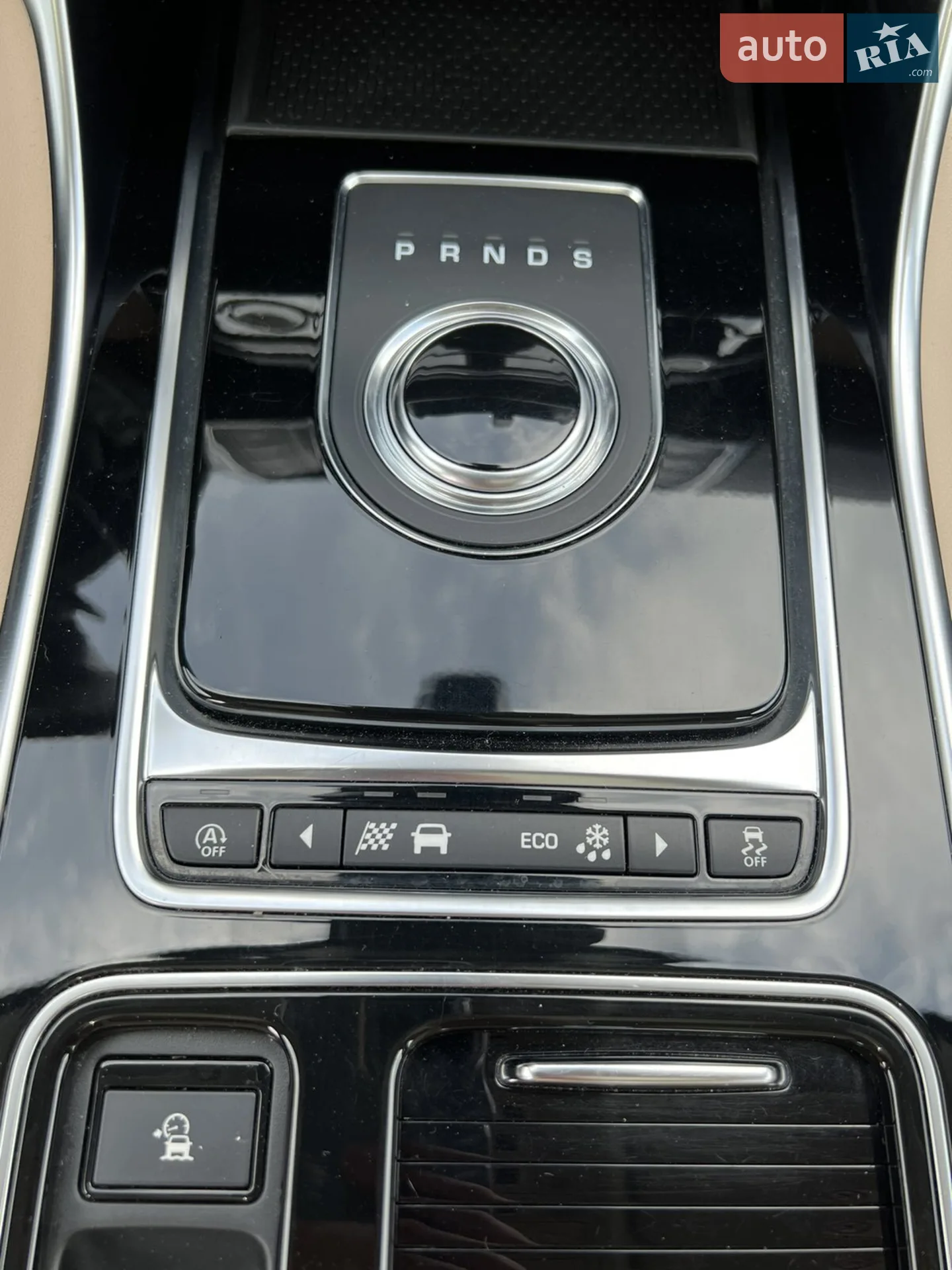 2018 Jaguar XE - мініатюра 33