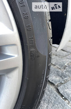 Седан Jaguar XE 2015 в 