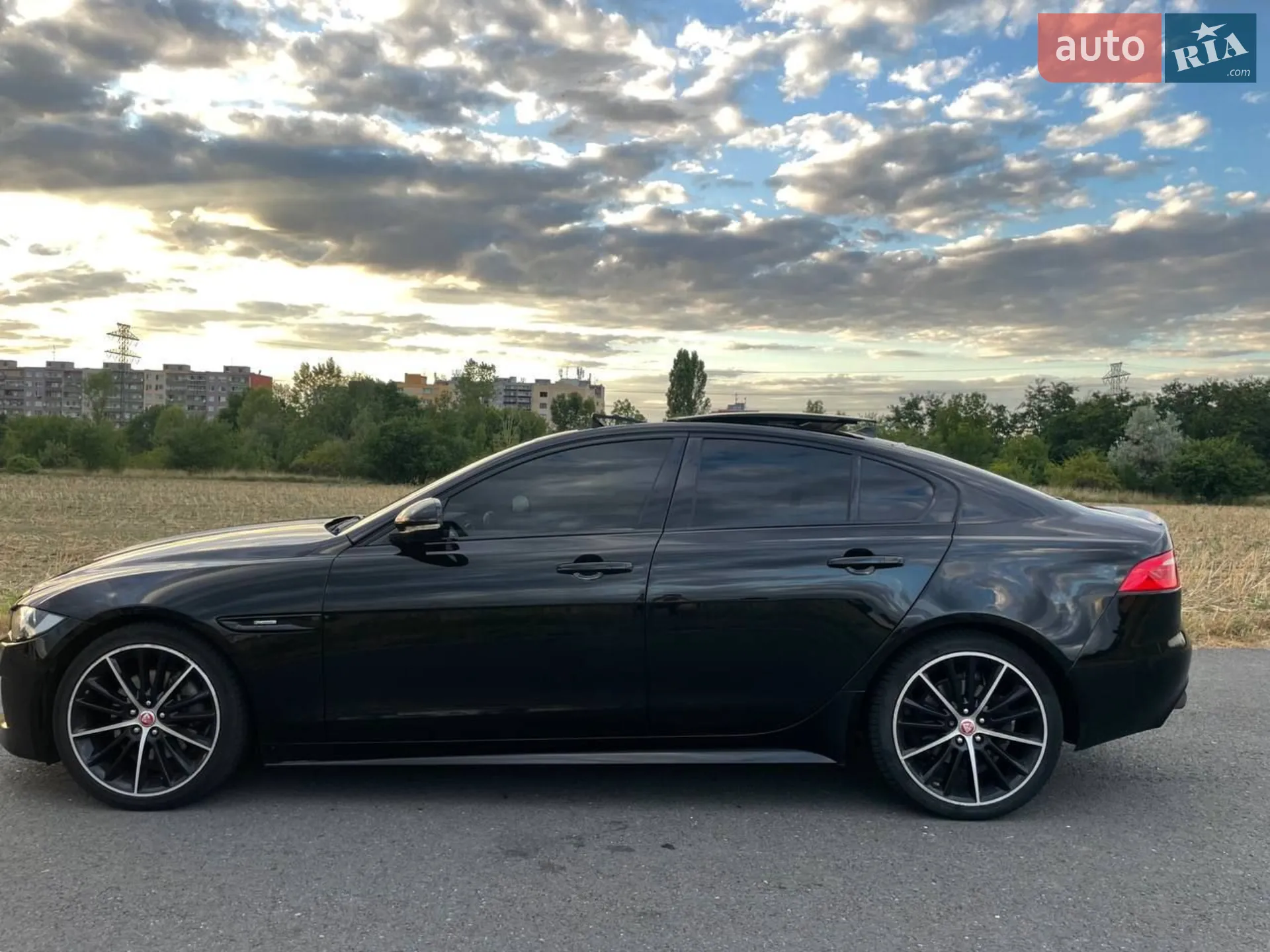 2015 Jaguar XE - мініатюра 5