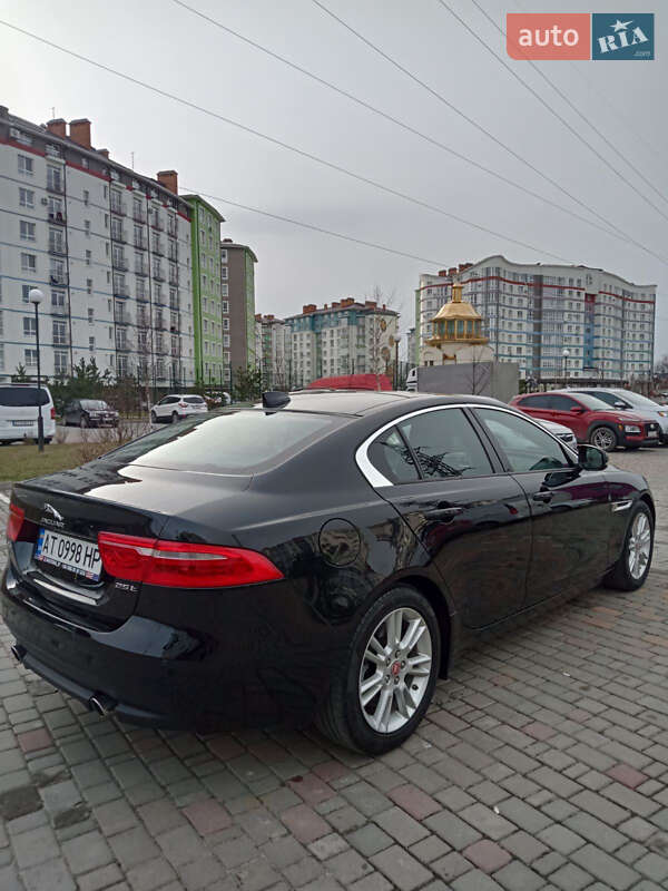 Седан Jaguar XE 2016 в Ивано-Франковске