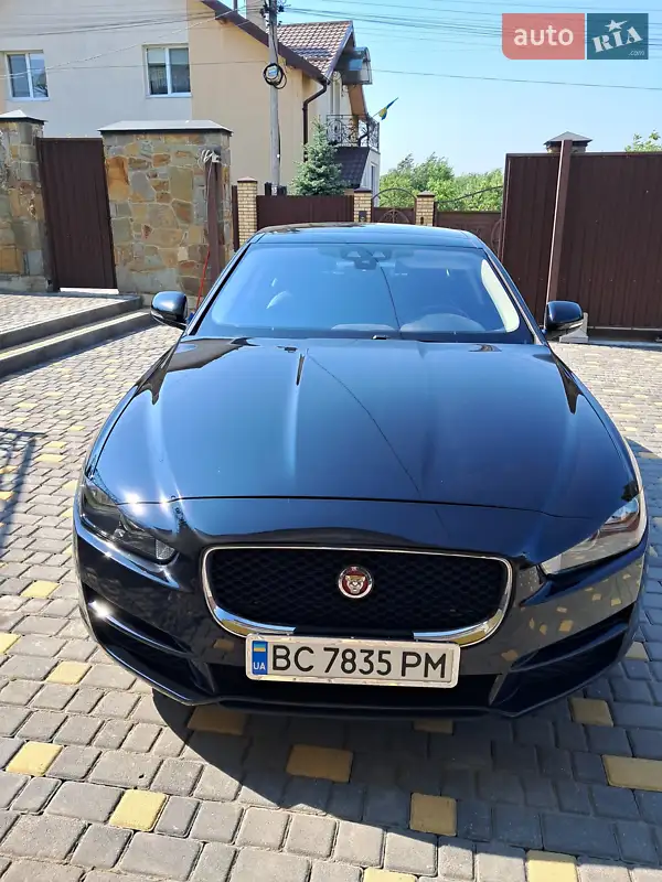 Jaguar XE