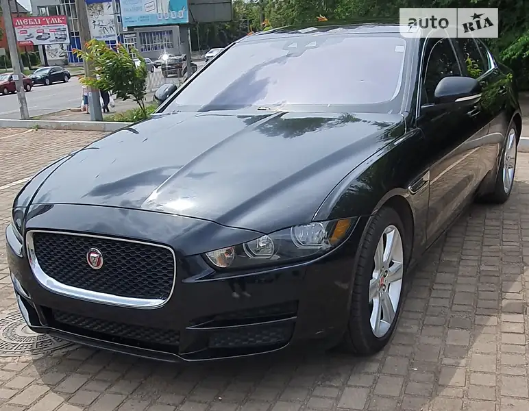 Jaguar XE