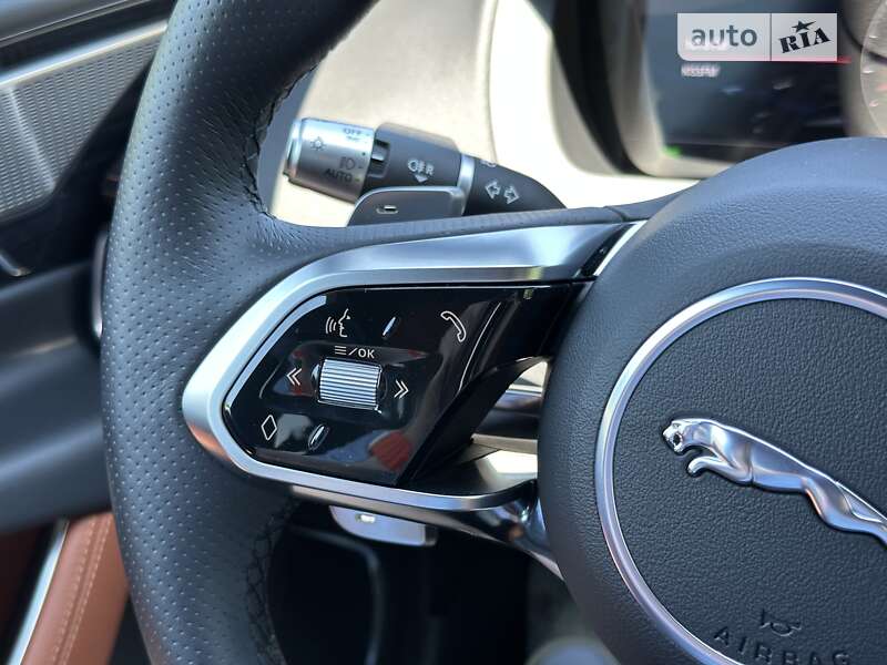 Седан Jaguar XE 2020 в Киеве