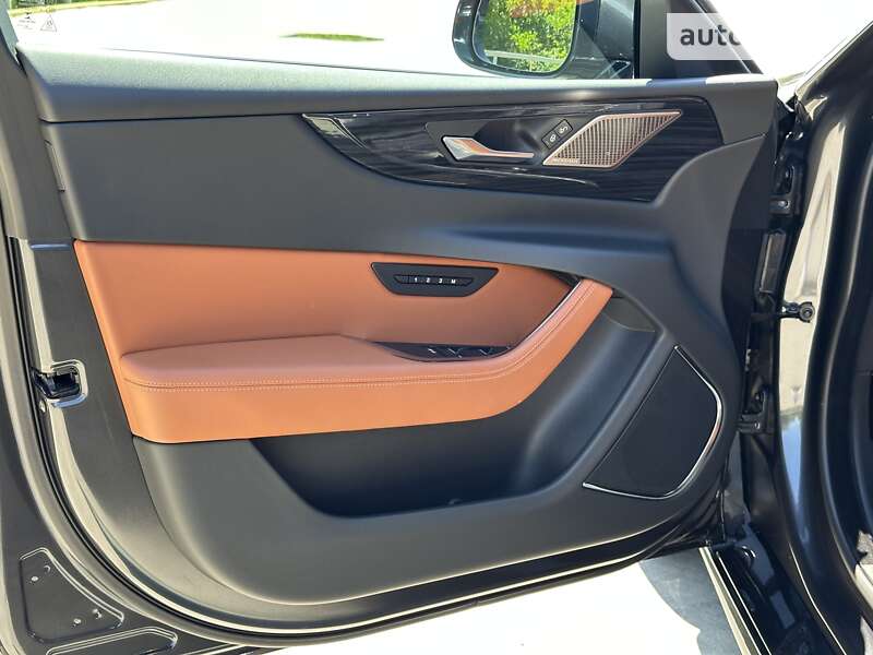 Седан Jaguar XE 2020 в Киеве