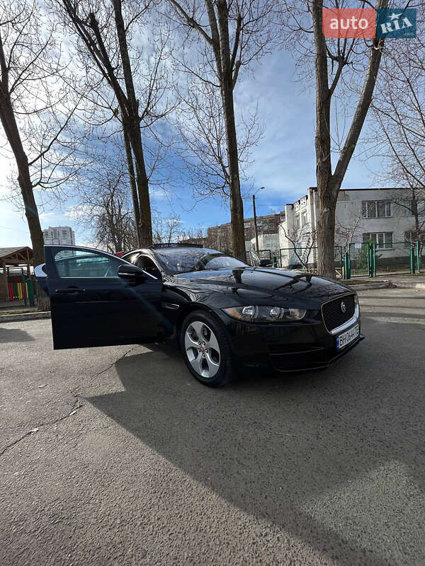 Jaguar XE 2016