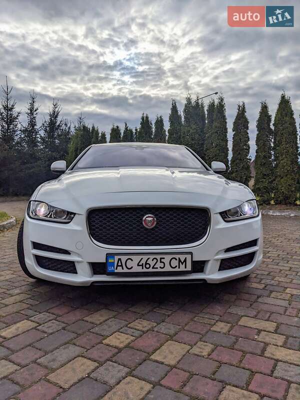 Jaguar XE 2016