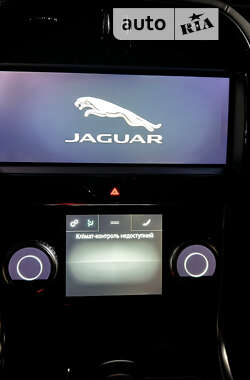 Седан Jaguar XE 2020 в Броварах